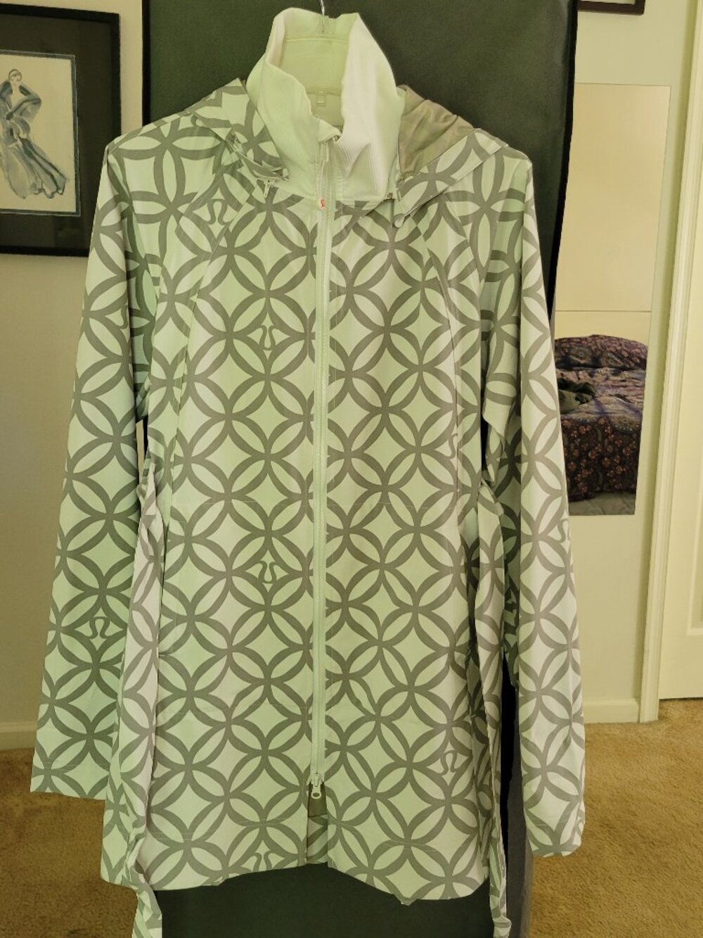 Lululemon Athletica Rain Rebel Jacket Women's Sz 10 Gray White Belted Rain Coat